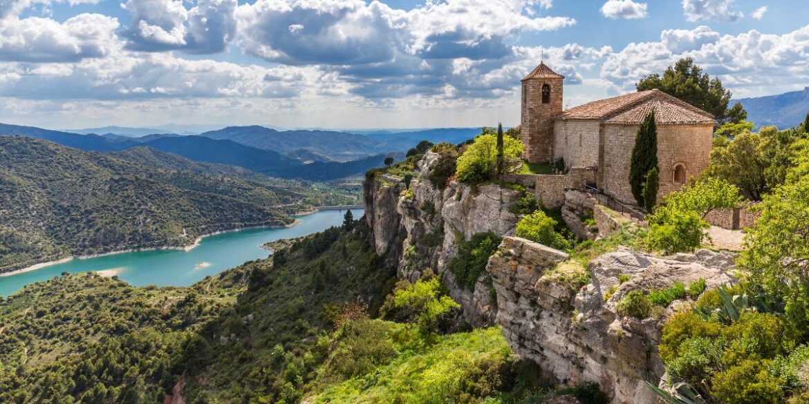 Beautiful view of the village of Siurana in Spain